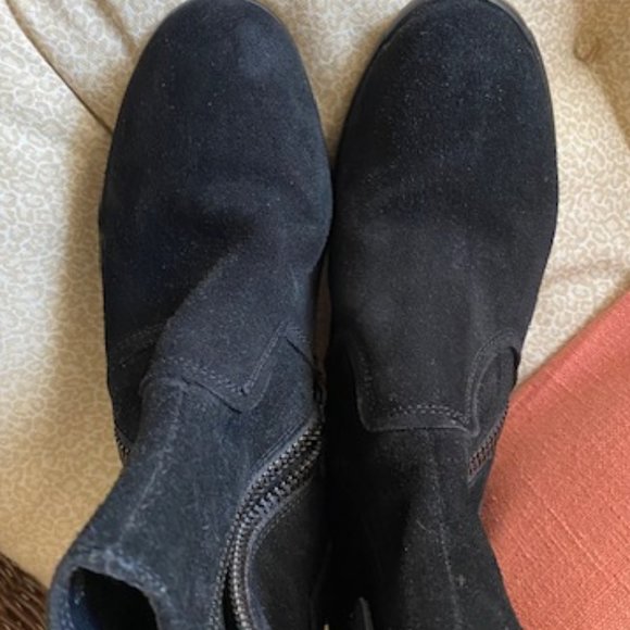 Steve Madden Suede Booties Size 8 - Picture 1 of 4